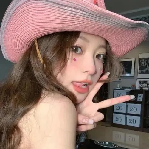 八个拔河女